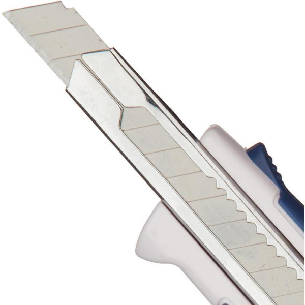 Нож канцелярский Attache Selection с антискользящими вставками и точилкой для карандаша (ширина лезвия 9 мм)