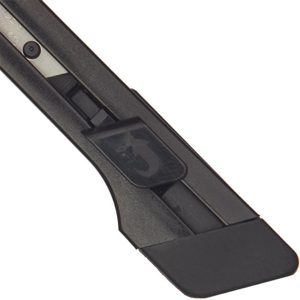 Нож канцелярский Edding E-M9 с фиксатором (ширина лезвия 9 мм)