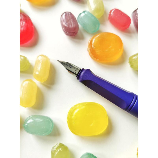 Ручка перьевая LAMY Safari цвет чернил синий цвет корпуса фиолетовый (артикул производителя 4034835)