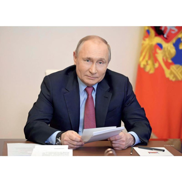 Календарь квартальный трехблочный настенный 2023 год Путин В. В.  (345x750 мм)