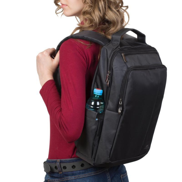 Рюкзак для ноутбука 15,6 дюймов RivaCase 8262 черный