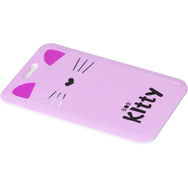 Бейдж Комус Класс Китти вертикальный 110x68 мм крепление шнурком (размер  вкладыша 88x54 мм) Бейдж Комус Класс Китти вертикальный 110x68 мм крепление шнурком (размер  вкладыша 88x54 мм)